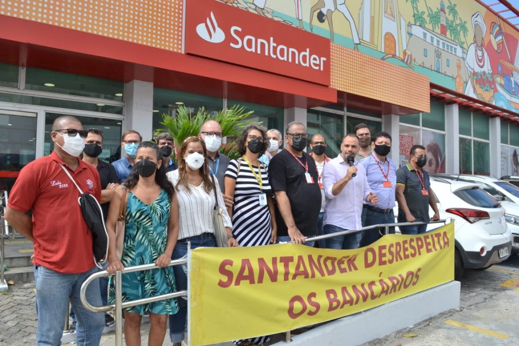 Sindicato dos Bancários de Cascavel - Movimento sindical cobra do Santander  abono das horas não trabalhadas durante os jogos do Brasil na Copa do Mundo